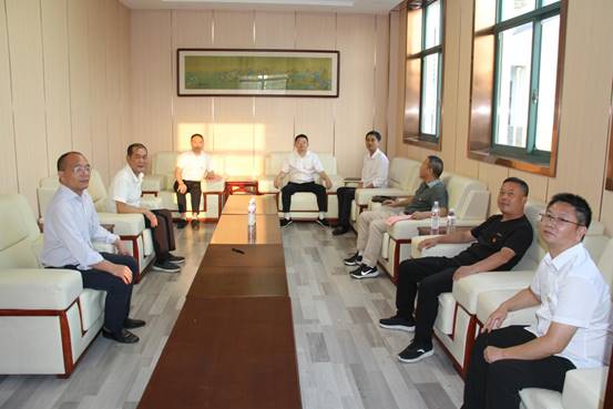 clip_image024.jpg 10--新一届党委全体会议