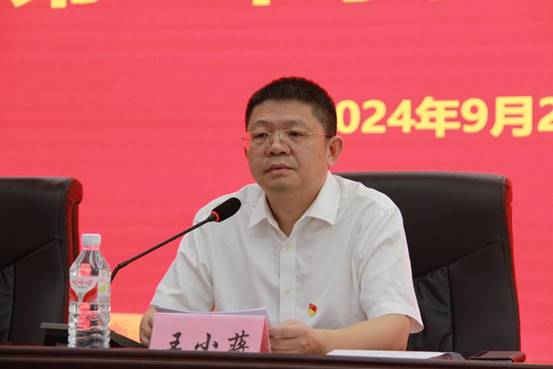 clip_image010.jpg 5--王书记作工作报告