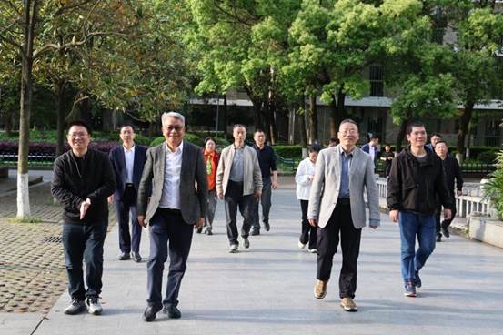 4e277b5b6078597afb06bb422940ad15